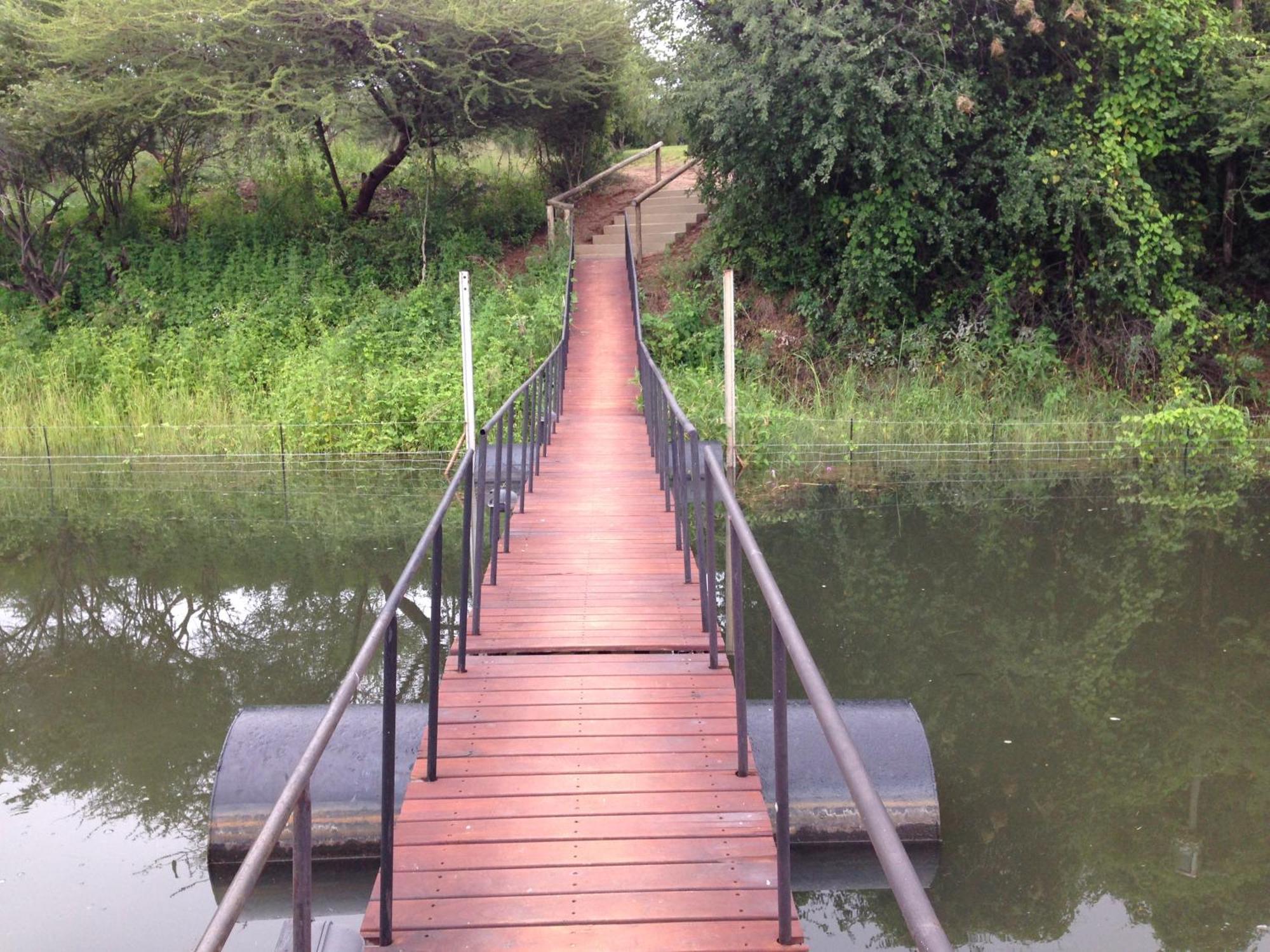 Taranga Safari Lodge รุนดู ภายนอก รูปภาพ