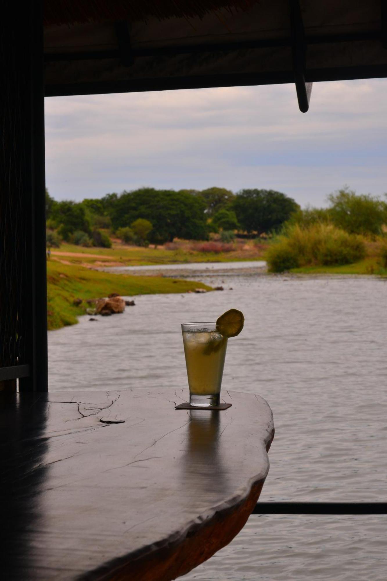 Taranga Safari Lodge รุนดู ภายนอก รูปภาพ