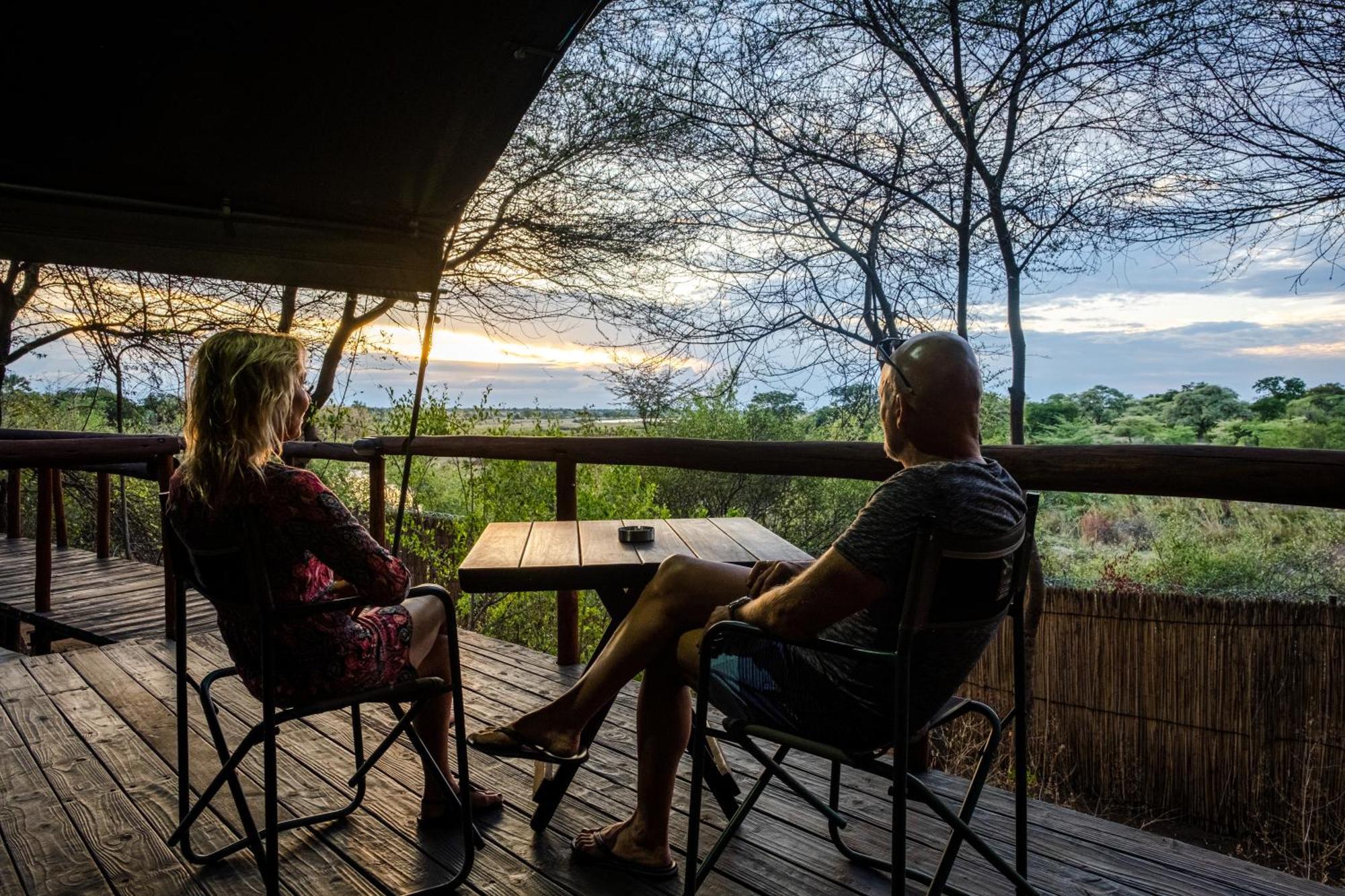 Taranga Safari Lodge รุนดู ภายนอก รูปภาพ