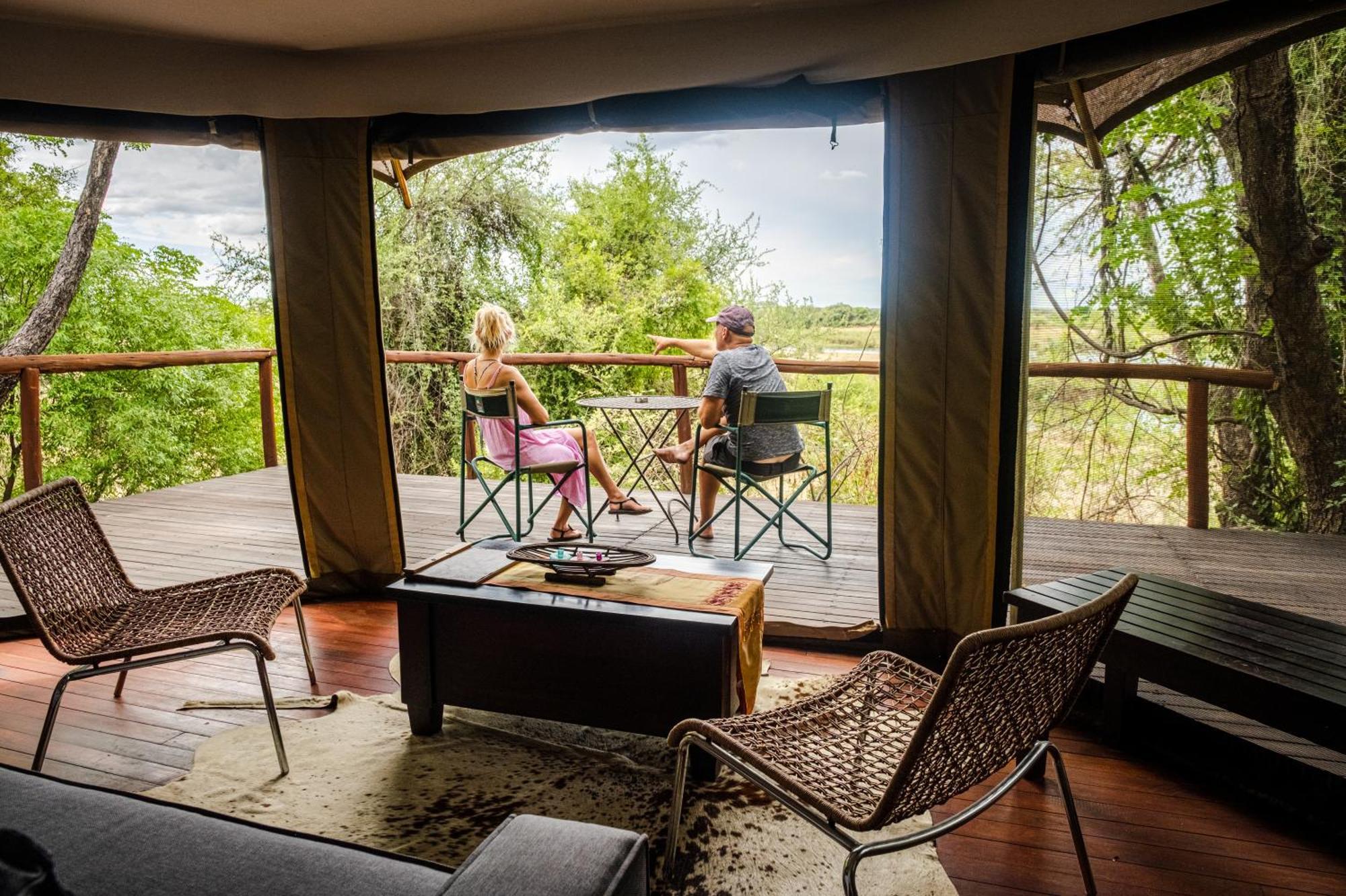 Taranga Safari Lodge รุนดู ภายนอก รูปภาพ
